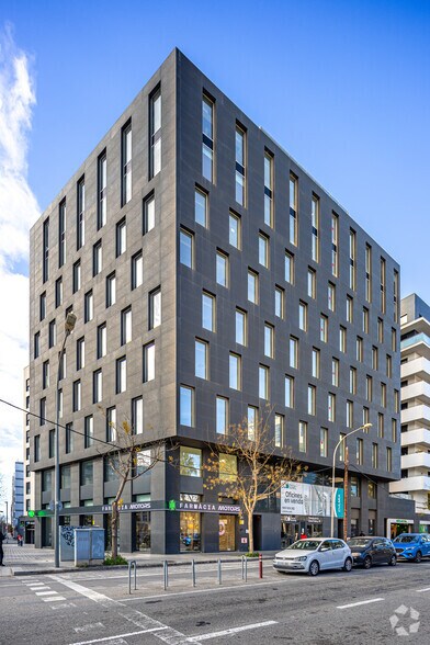 Passeig De La Zona Franca, Barcelona, Barcelona for sale - Building Photo - Image 2 of 2