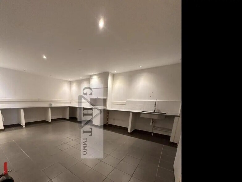 Industrial in Alfortville for sale - Building Photo - Image 2 of 7