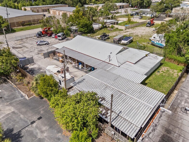 4349 Louis Ave, Holiday, FL à vendre - Photo du bâtiment - Image 2 de 47