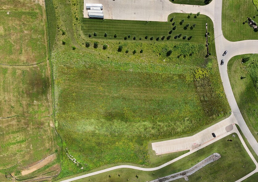 Highway 28 & Colonial Parkway, Norwalk, IA à vendre - Photo du bâtiment - Image 3 de 11