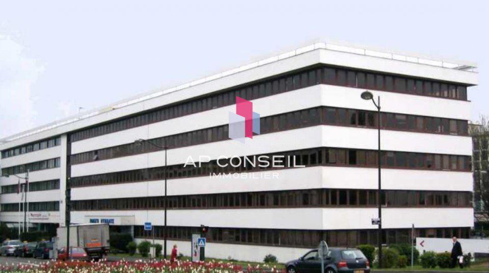 Bureau dans Le Chesnay-Rocquencourt à louer - Photo du bâtiment - Image 3 de 6