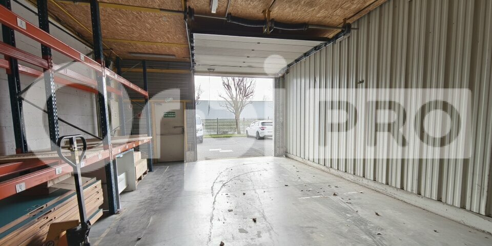 Office in Savigny-le-Temple for lease - Interior Photo - Image 2 of 9