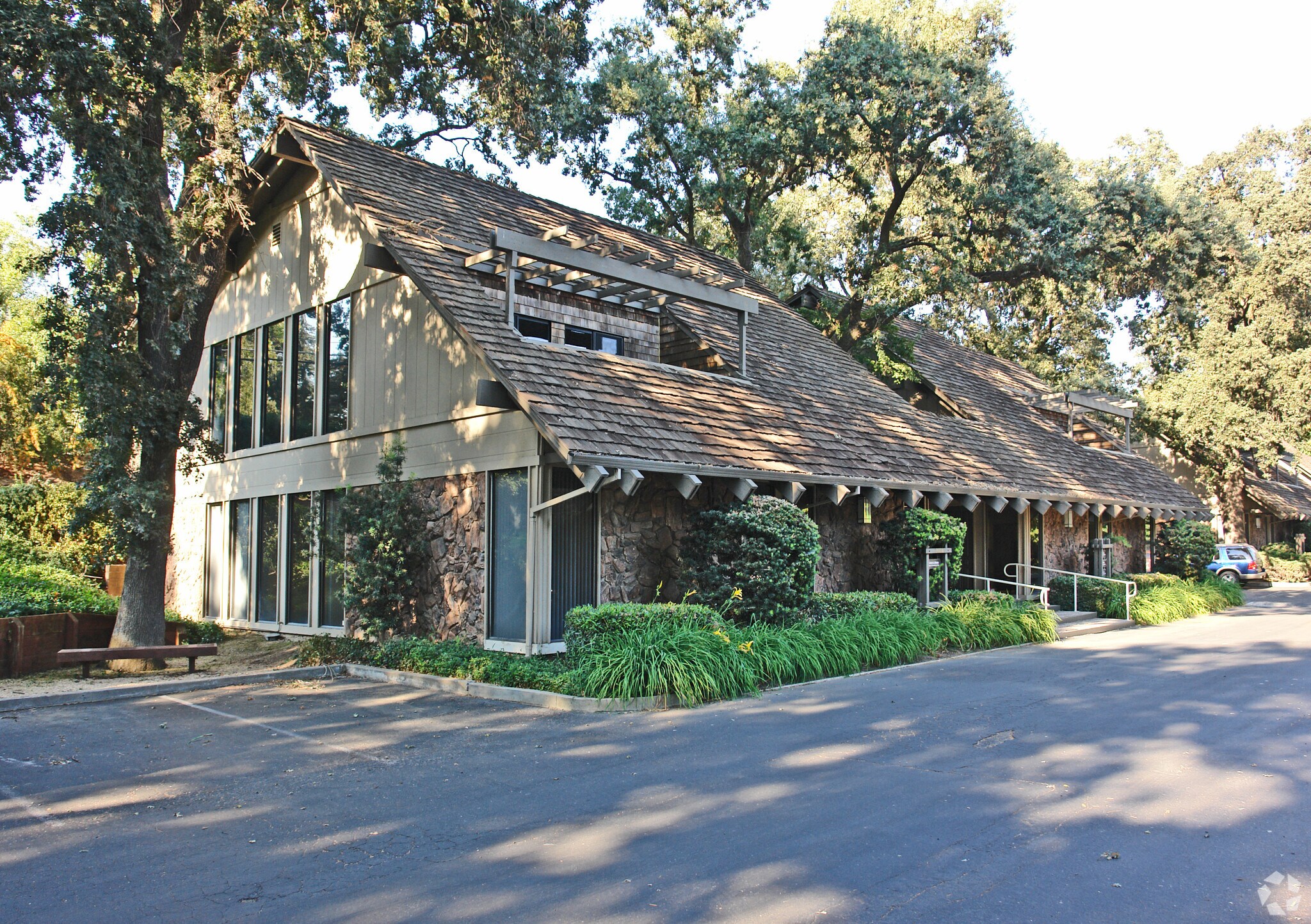 3415 American River Dr, Sacramento, CA for lease Primary Photo- Image 1 of 6