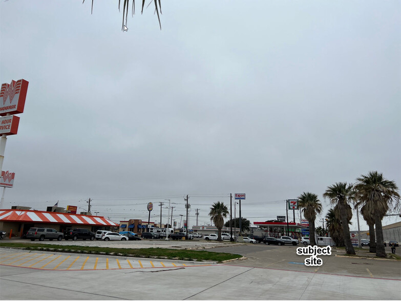 10401 S Padre Island Dr, Corpus Christi, TX à vendre - Photo principale - Image 1 de 5