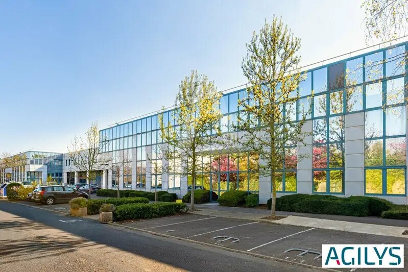 Flex in Fresnes for lease - Building Photo - Image 1 of 6
