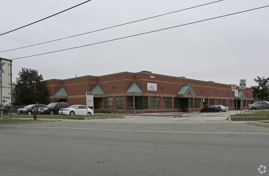 6580 Davand Dr, Mississauga, ON à louer - Photo principale - Image 1 de 8