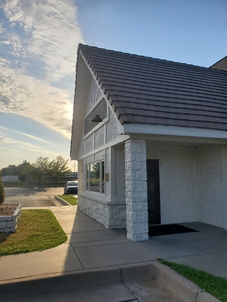 3030 N Penstemon St, Wichita, KS for sale - Building Photo - Image 1 of 5