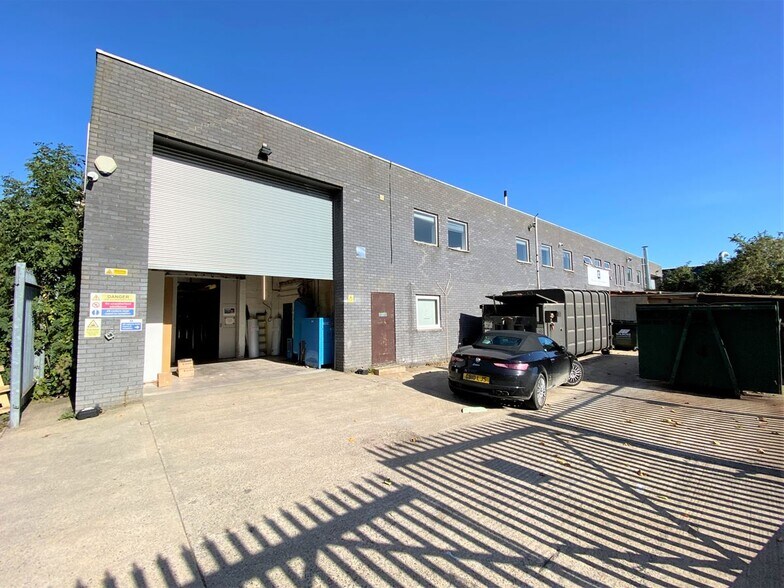 4-5 Roslin Rd, Londres à louer - Photo du bâtiment - Image 3 de 7