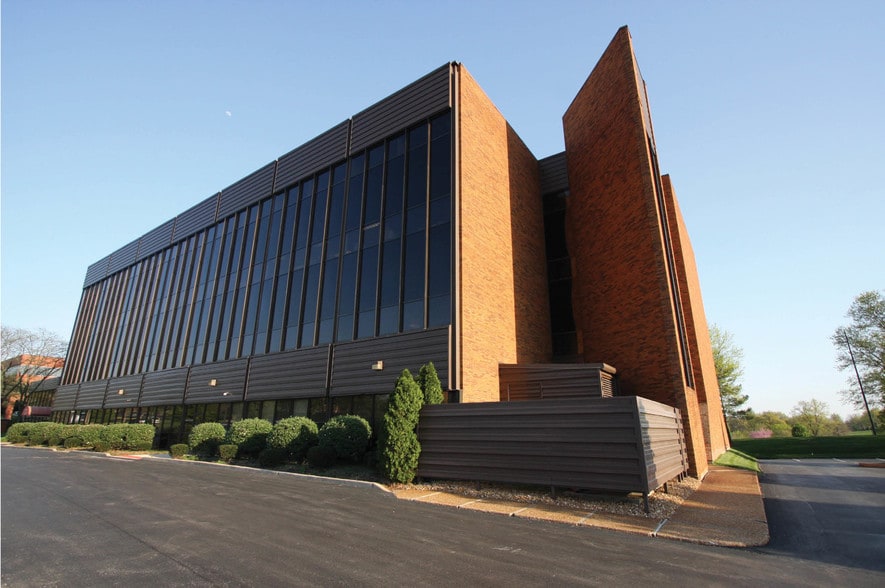 11475-11477 Olde Cabin Rd, Creve Coeur, MO for lease - Building Photo - Image 3 of 13