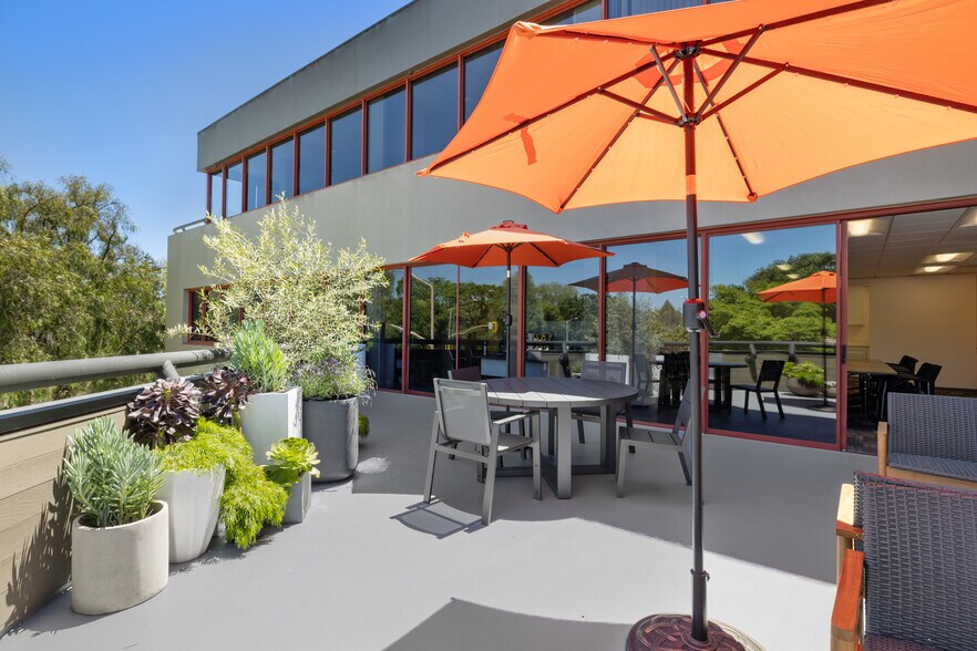 1701 Novato Blvd, Novato, CA à louer - Photo du bâtiment - Image 2 de 17