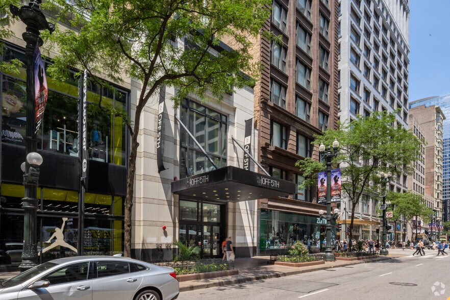 6 S State St, Chicago, IL à louer - Photo du bâtiment - Image 2 de 3