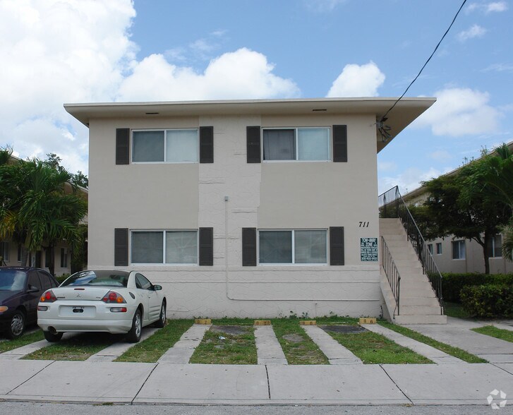 711 SW 5th St, Miami, FL à vendre - Photo du bâtiment - Image 3 de 3