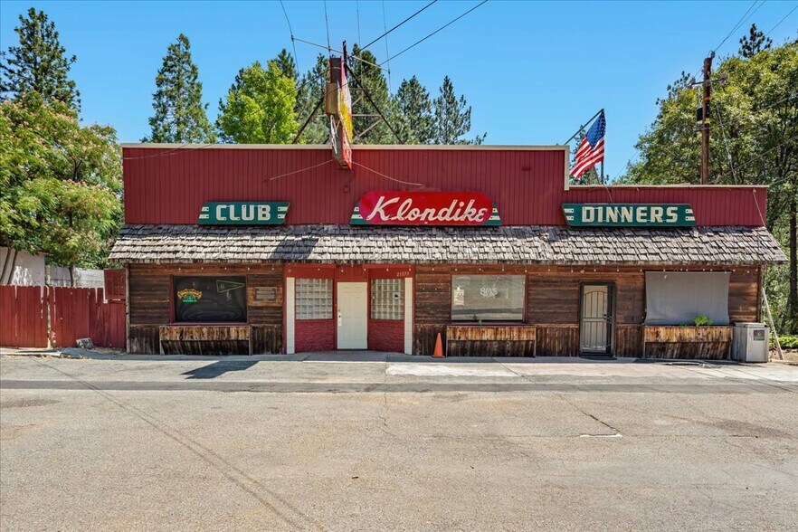 21375 Main St, Lakehead, CA à vendre - Photo du bâtiment - Image 2 de 38