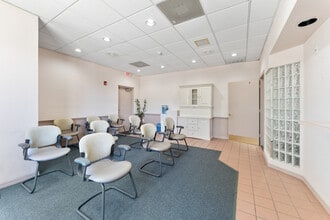 3820 Tampa Rd, Palm Harbor, FL for lease Interior Photo- Image 2 of 32