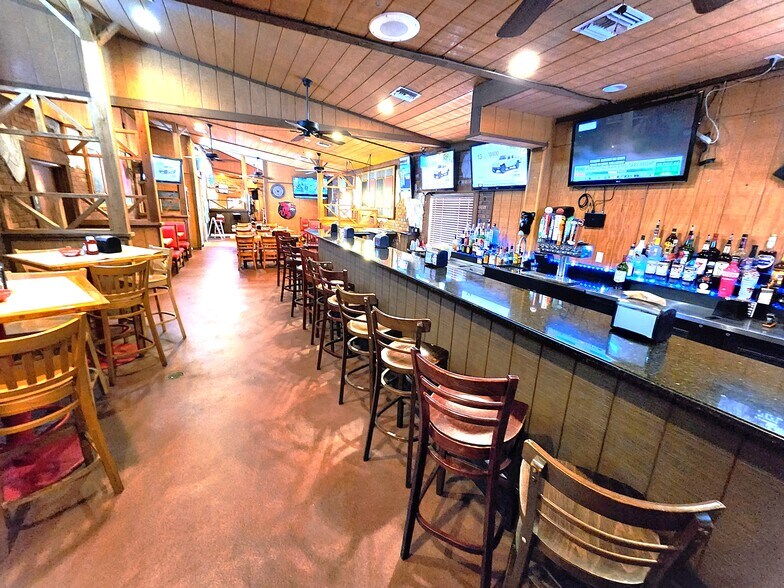 1981 N Wickham Rd, Melbourne, FL à vendre - Photo du bâtiment - Image 2 de 5