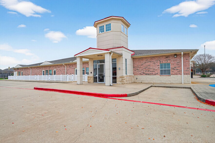 8525 Queenston Blvd, Houston, TX à vendre - Photo du bâtiment - Image 3 de 108