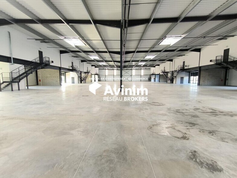 Industrial in Villebon-sur-Yvette for lease - Interior Photo - Image 1 of 5