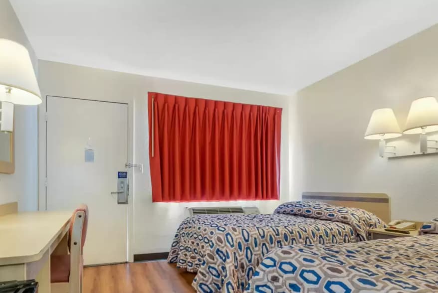 3404 Vine St, Hays, KS à vendre - Photo intérieure - Image 3 de 9