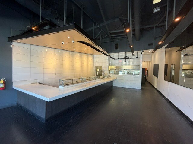 5600 Wilshire Blvd, Los Angeles, CA à louer Photo intérieure- Image 1 de 7