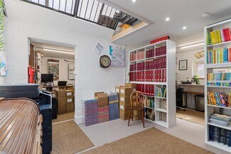 Plus de détails pour Camelsdale Rd, Haslemere - Commerce de détail à vendre
