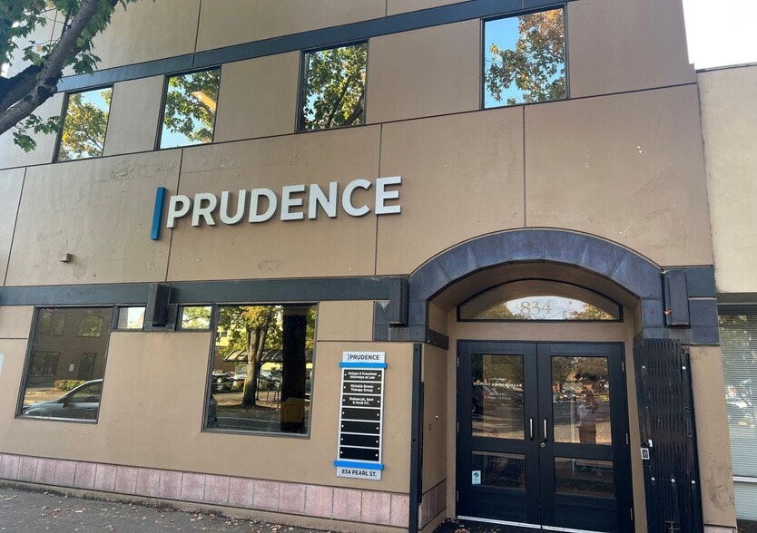 834 Pearl St, Eugene, OR for lease - Building Photo - Image 1 of 12