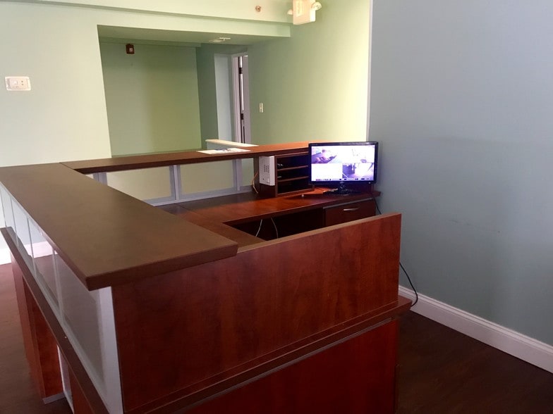 2940 Dekalb Pike, Norristown, PA for sale - Lobby - Image 1 of 30