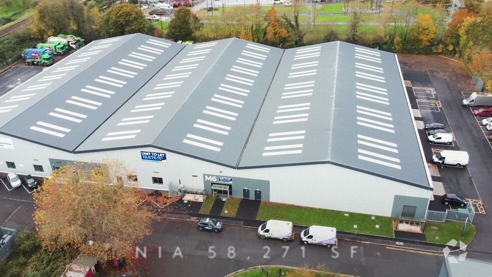 Crown Close, Taunton à louer - ProVideo LoopNet - Image 3 de 35