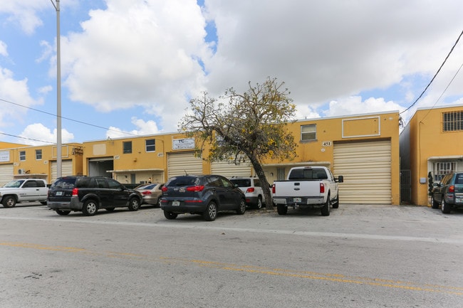 More details for 653 W 27th St, Hialeah, FL - Industrial for Lease