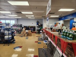 13555 49th St N, Clearwater, FL for lease Interior Photo- Image 2 of 5