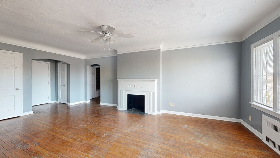 2621 N Moreland Blvd, Cleveland, OH à vendre - Numérisation 3D de Matterport - Image 2 de 13