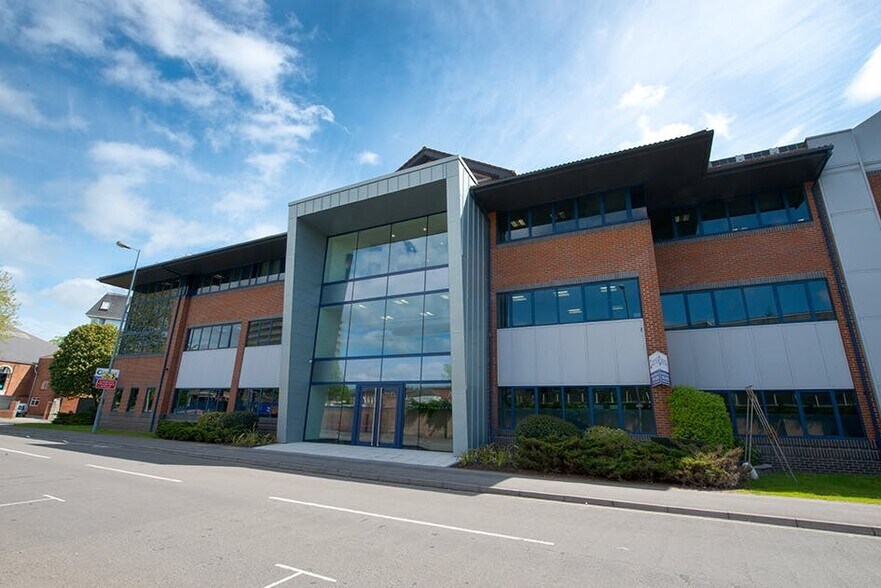 19 Threefield Ln, Southampton à louer - Photo principale - Image 1 de 8