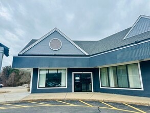 1470 Route 44, Raynham, MA à louer Photo du bâtiment- Image 2 de 12