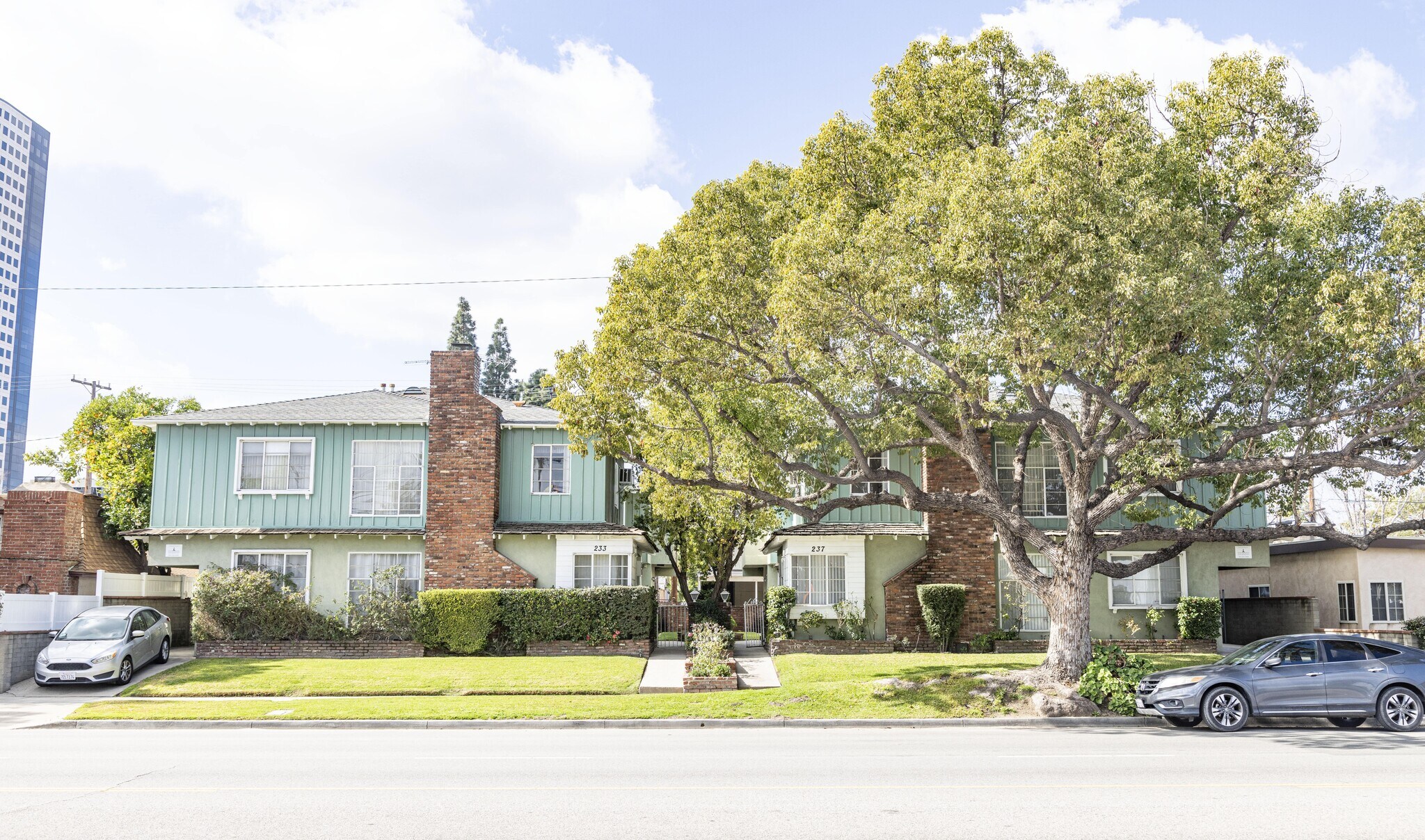 233 N Hollywood Way, Burbank, CA for sale Primary Photo- Image 1 of 45