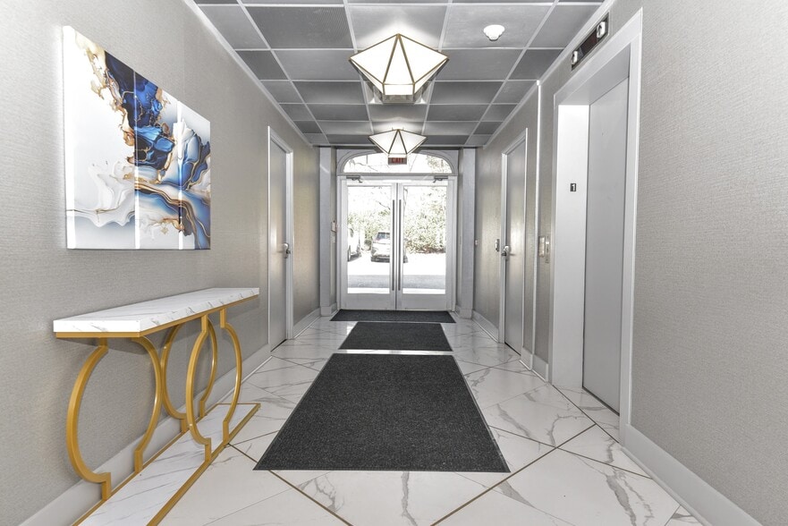 2 Forest Ave, Oradell, NJ à vendre - Photo intérieure - Image 3 de 59