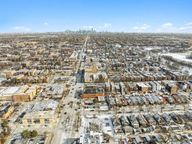 11 W Madison Ave, Oak Park, IL à vendre - Photo du bâtiment - Image 3 de 7