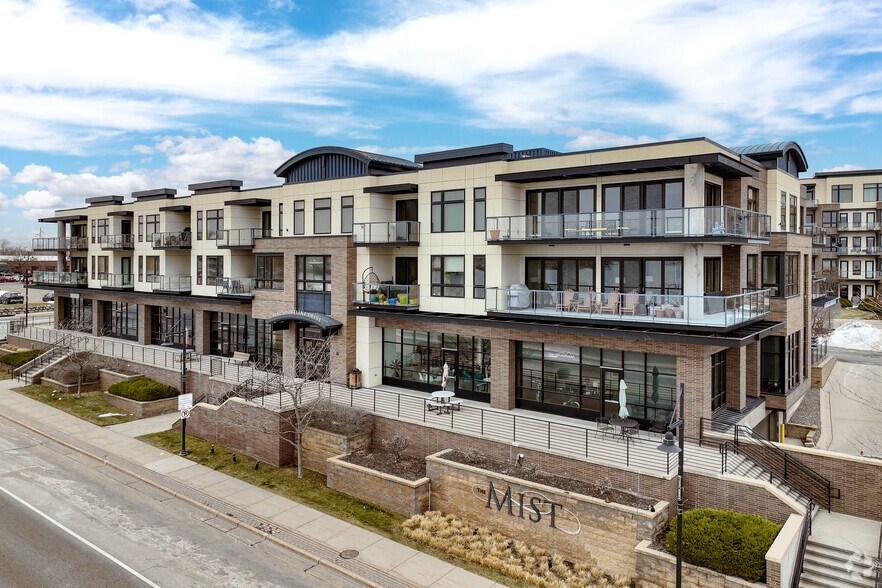 4100 Shoreline Dr, Spring Park, MN for sale - Building Photo - Image 1 of 11