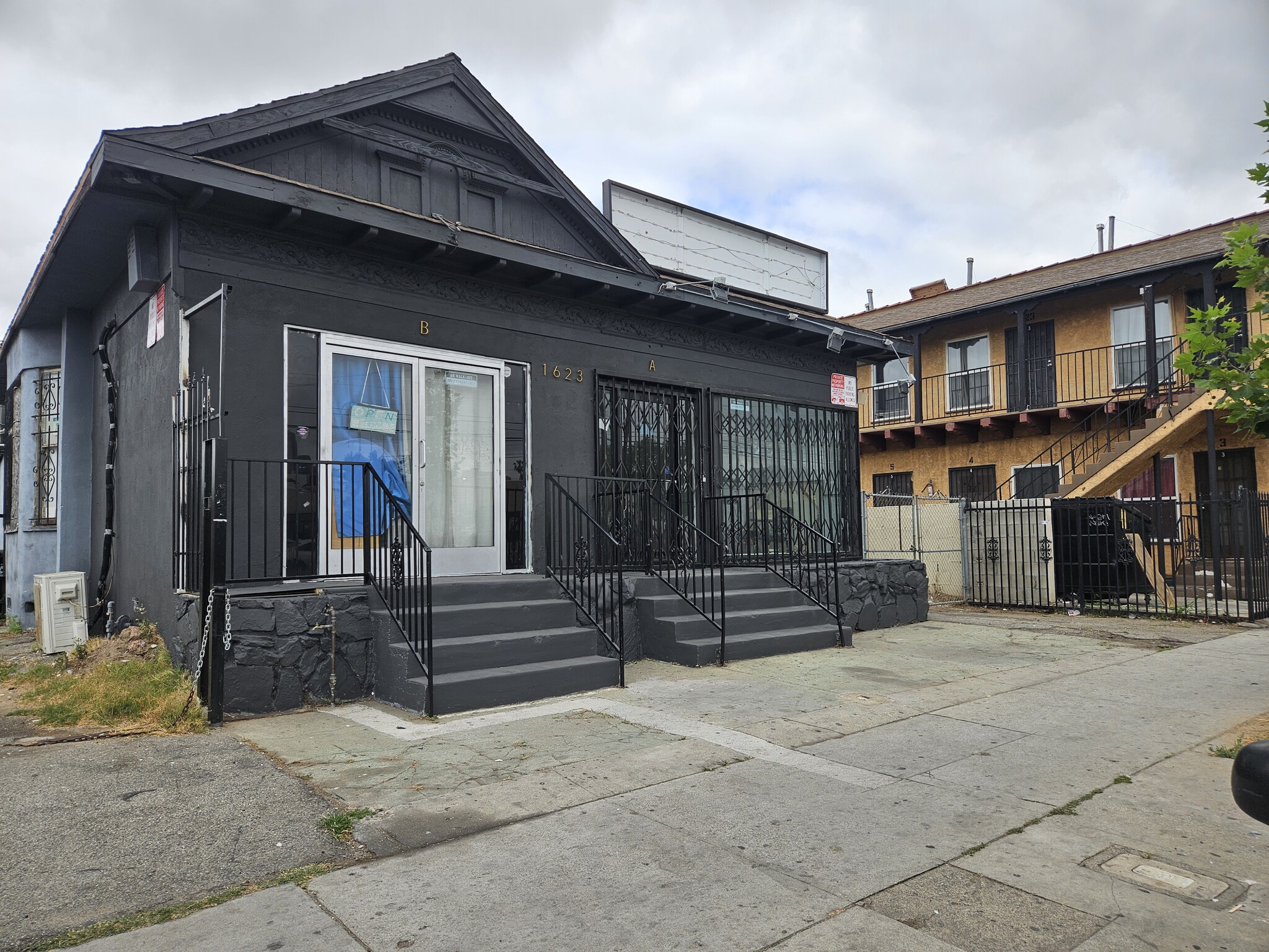 1623 S Hoover St, Los Angeles, CA for lease Building Photo- Image 1 of 20
