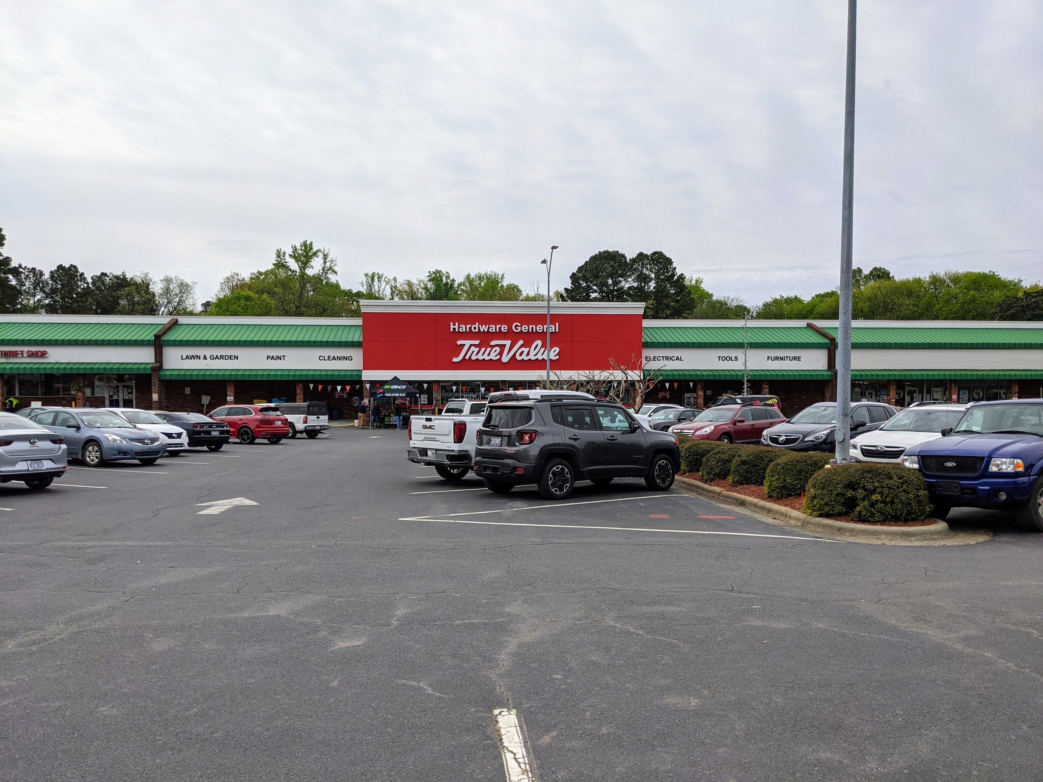 350-440 East St, Pittsboro, NC for lease Building Photo- Image 1 of 6