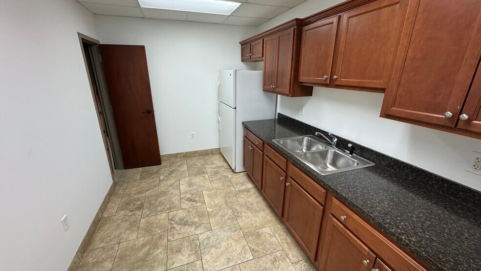 6065 Parkway North Dr, Cumming, GA à louer - Photo du bâtiment - Image 3 de 11