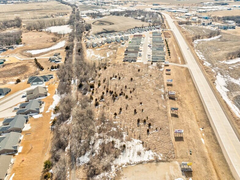00 Okoboji Avenue, Milford, IA à vendre - Photo du bâtiment - Image 2 de 12