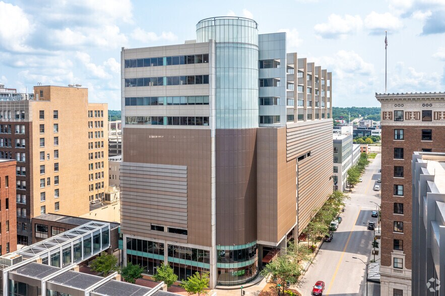 215 10th St, Des Moines, IA à louer - Photo du bâtiment - Image 1 de 11