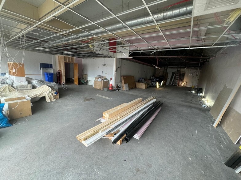 136 Marton Rd, Middlesbrough for lease - Interior Photo - Image 3 of 8