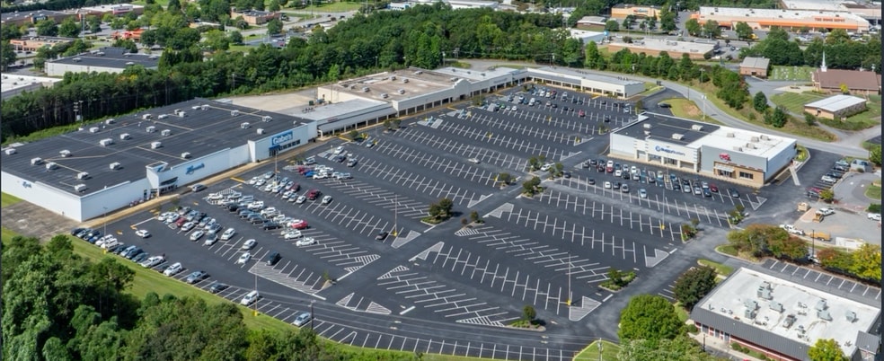 1810-1842 US Highway 70 SE, Hickory, NC for lease - Primary Photo - Image 1 of 5