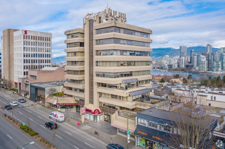 943 W Broadway, Vancouver, BC à vendre - Photo du bâtiment - Image 1 de 7