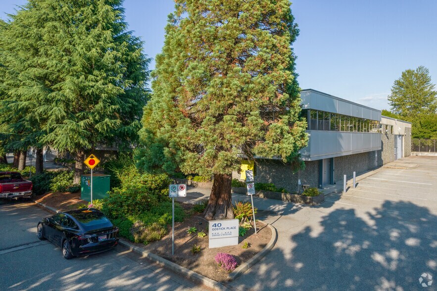 40 Gostick Pl, North Vancouver, BC à vendre - Photo principale - Image 1 de 1