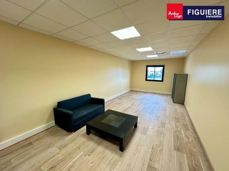 85 Rue Topaze, Éguilles for sale - Interior Photo - Image 3 of 6