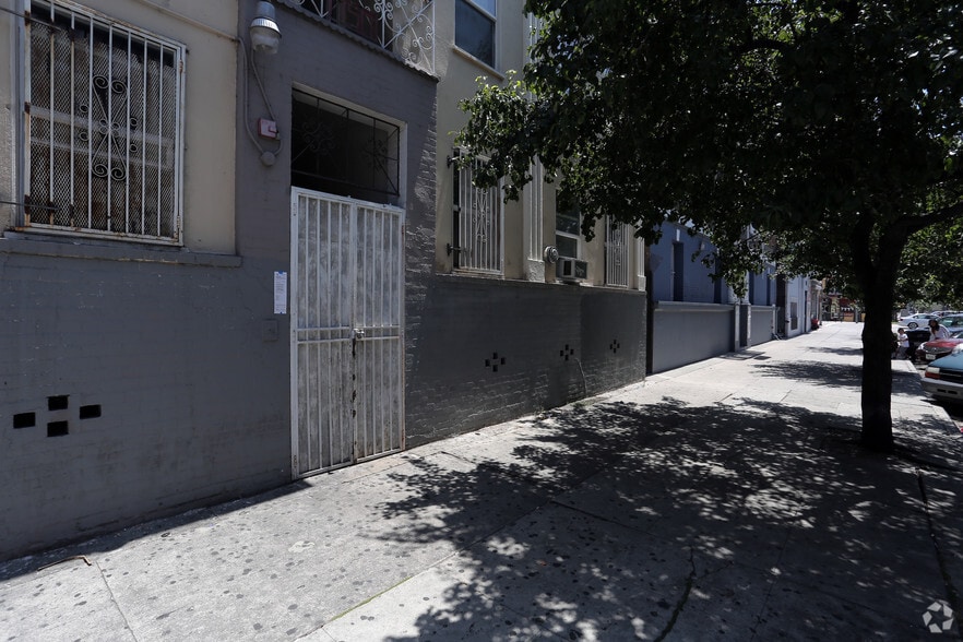 750 Normandie Ave, Los Angeles, CA for sale - Building Photo - Image 3 of 8