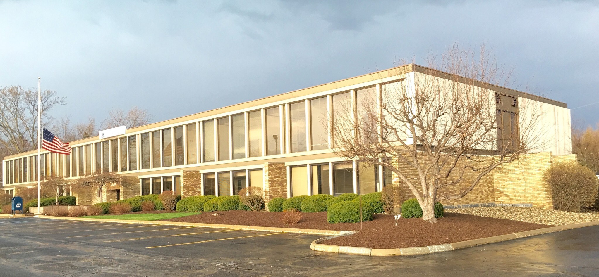 2420 N Coliseum Blvd, Fort Wayne, IN for lease Building Photo- Image 1 of 5