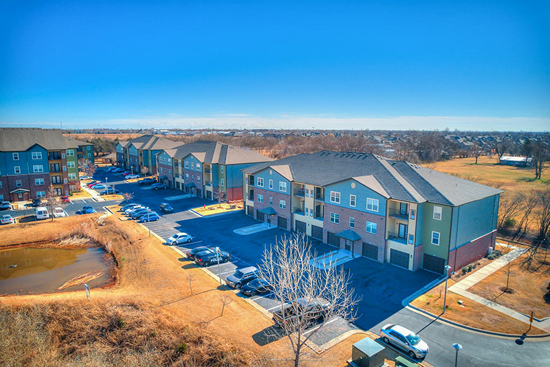 605 SW 119th St, Oklahoma City, OK à vendre - Photo du bâtiment - Image 1 de 1