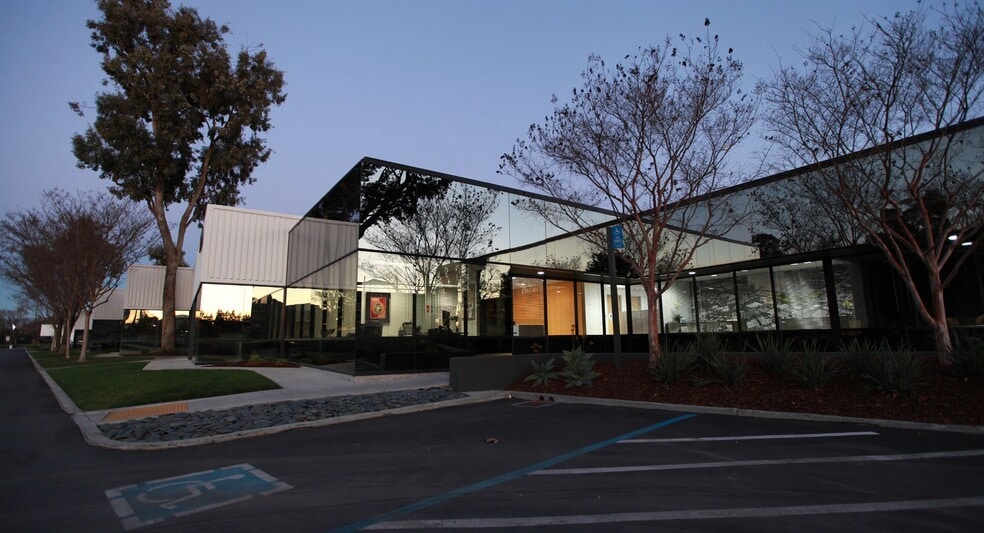 1800 Wyatt Dr, Santa Clara, CA for lease - Primary Photo - Image 1 of 4